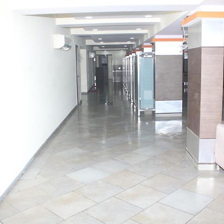 Hotel Western Court Boisar Extérieur photo