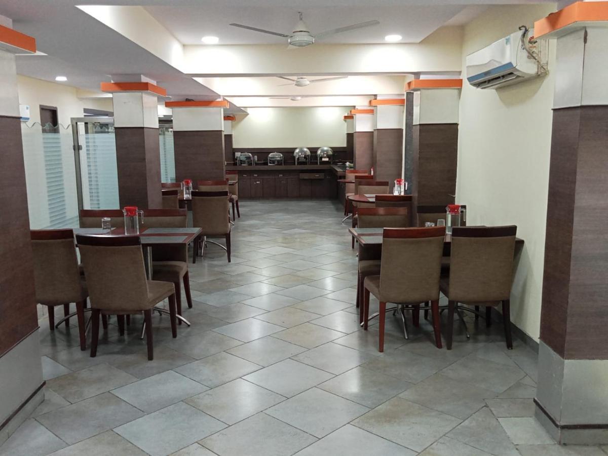 Hotel Western Court Boisar Extérieur photo