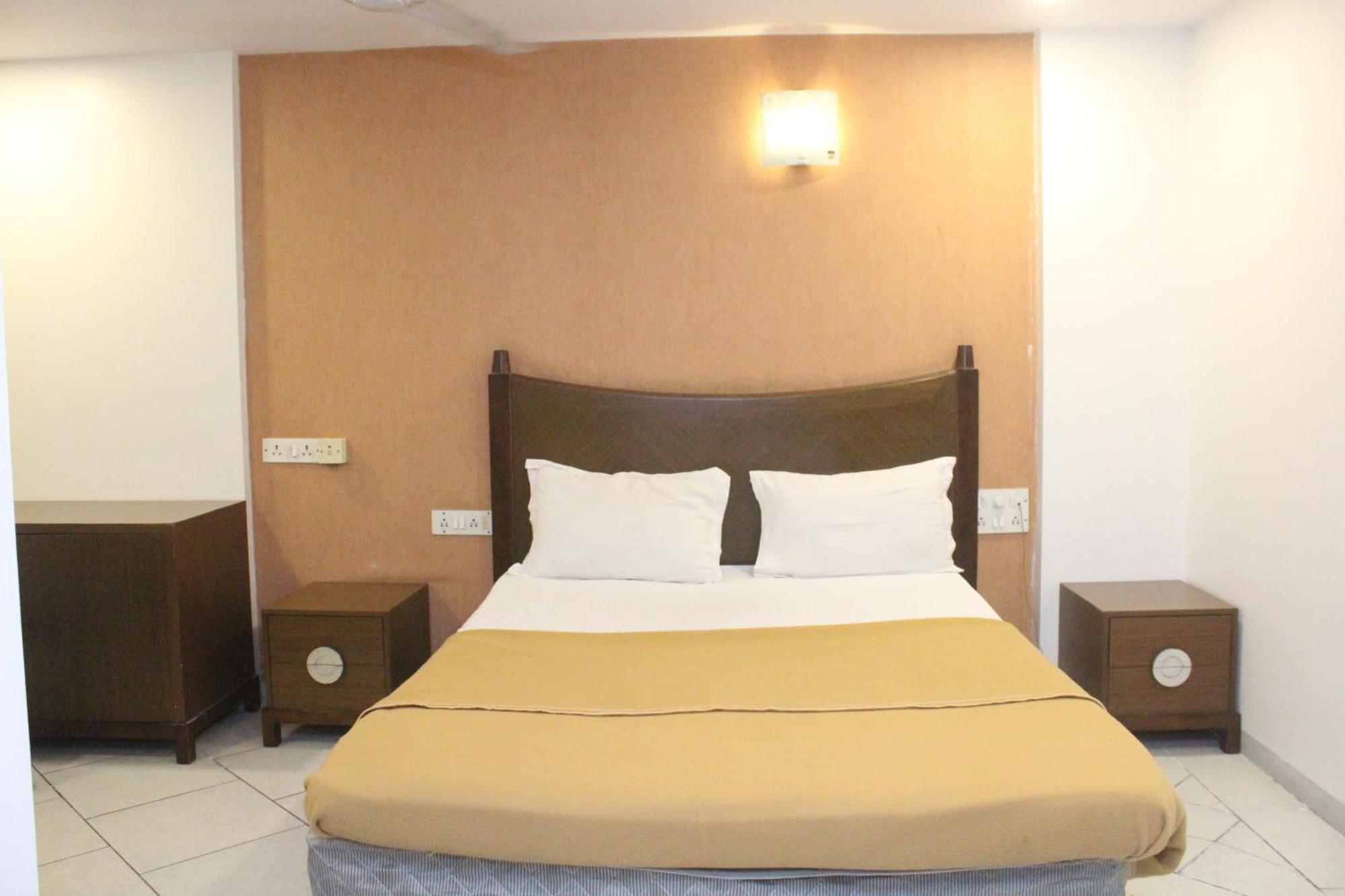 Hotel Western Court Boisar Extérieur photo